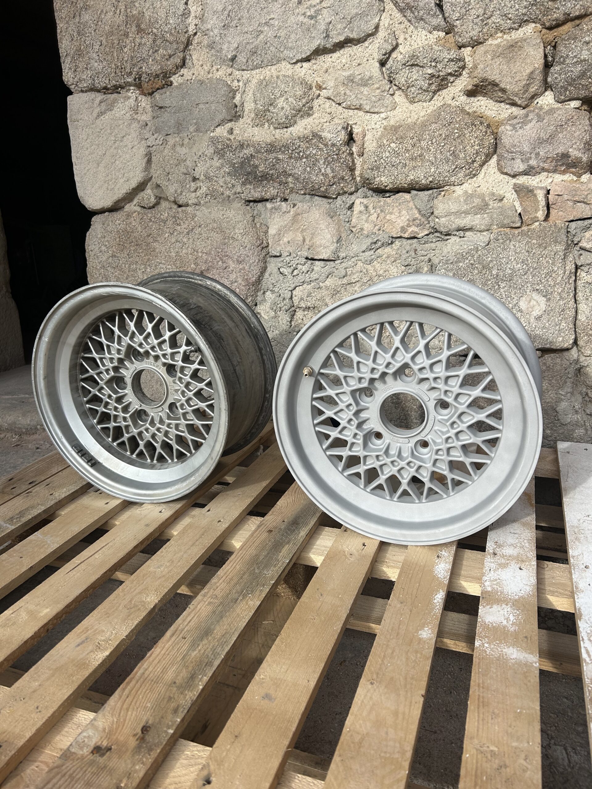 Aérogommage d'éléments de carrosserie
